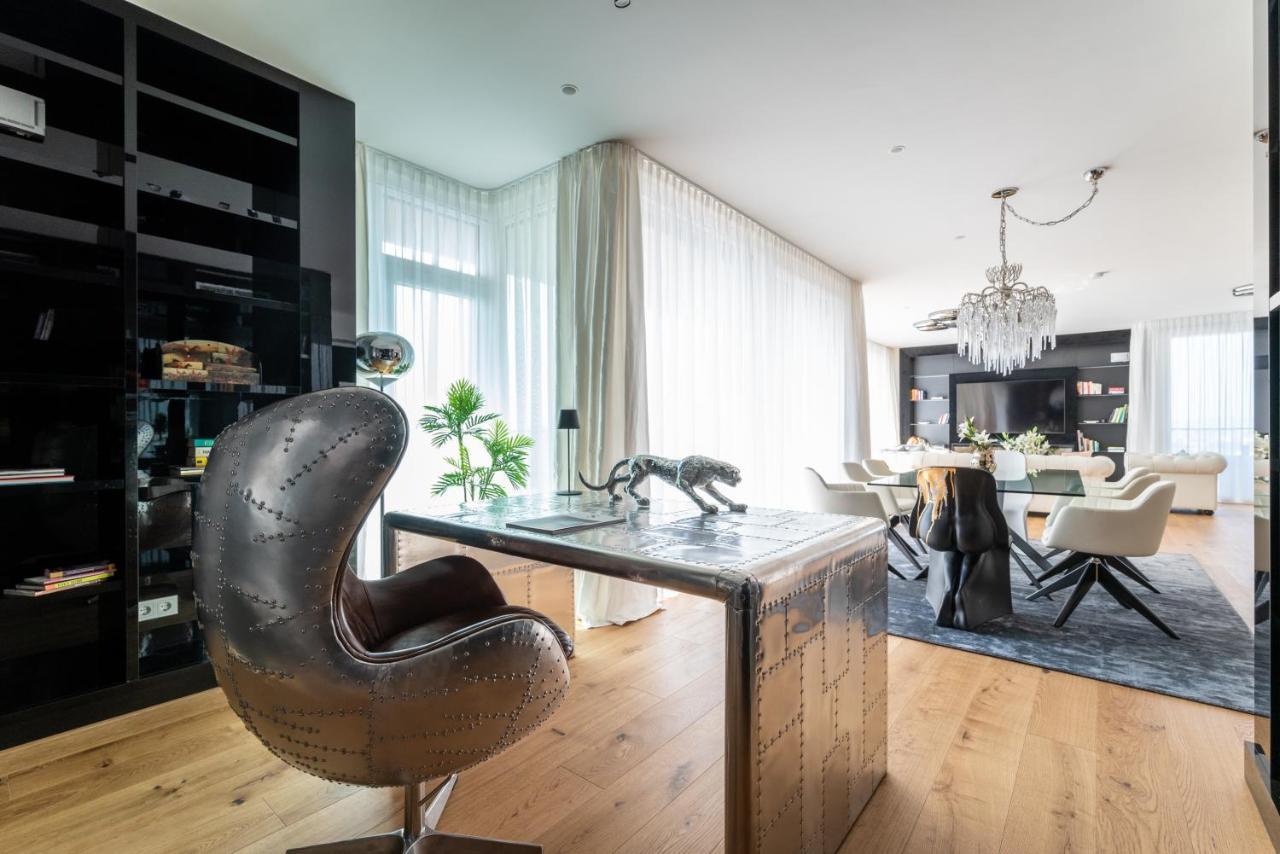Exclusive 2Br Skyline Penthouse By Hm Viena Exterior foto
