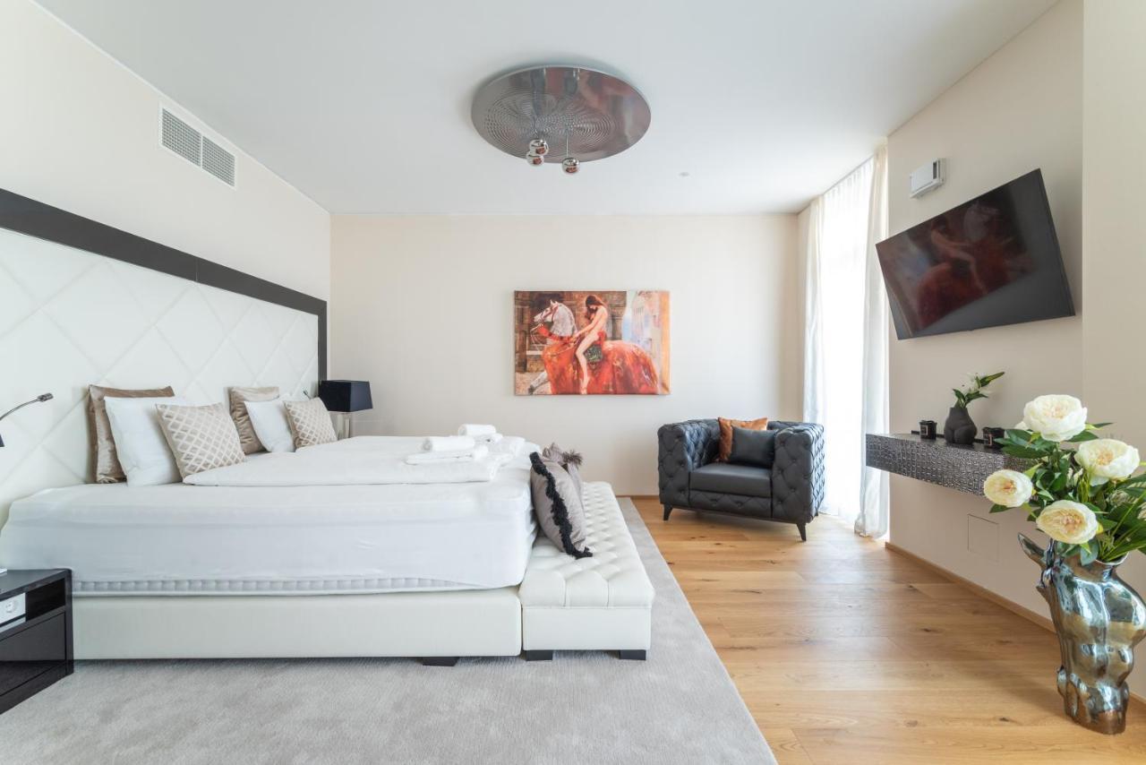 Exclusive 2Br Skyline Penthouse By Hm Viena Exterior foto